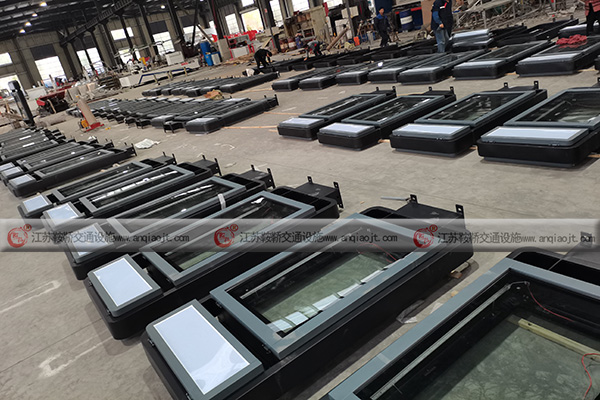 公交候车亭广告显著优势